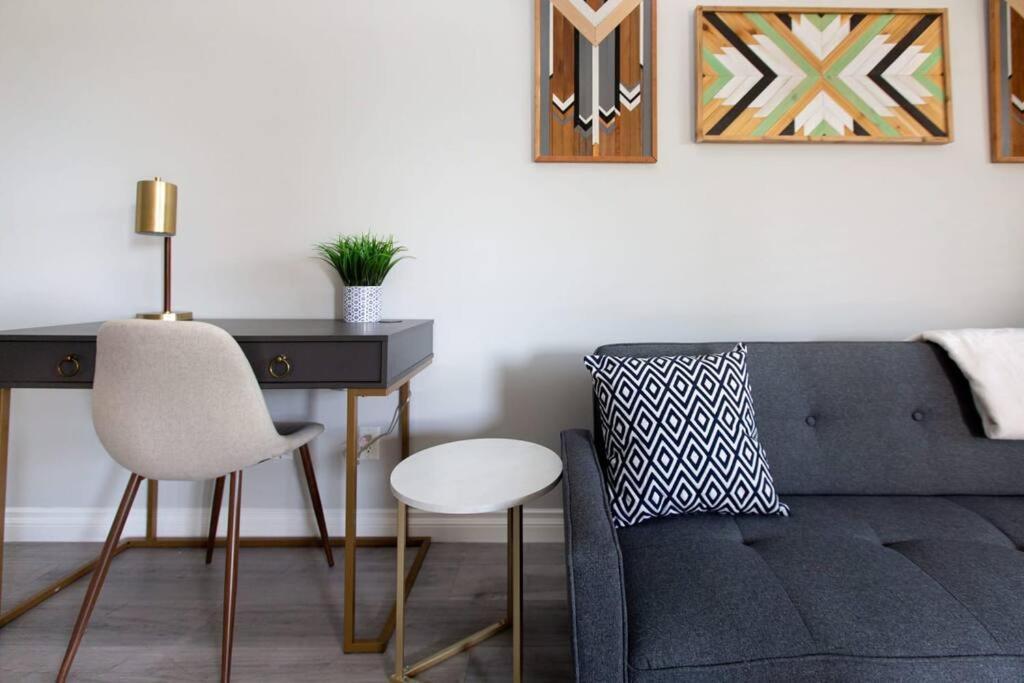 Beautiful & Cozy 1 Bedroom 1 Bath In The Westshore Victoria Luaran gambar