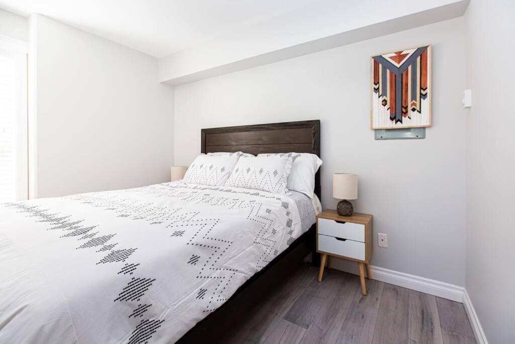Beautiful & Cozy 1 Bedroom 1 Bath In The Westshore Victoria Luaran gambar