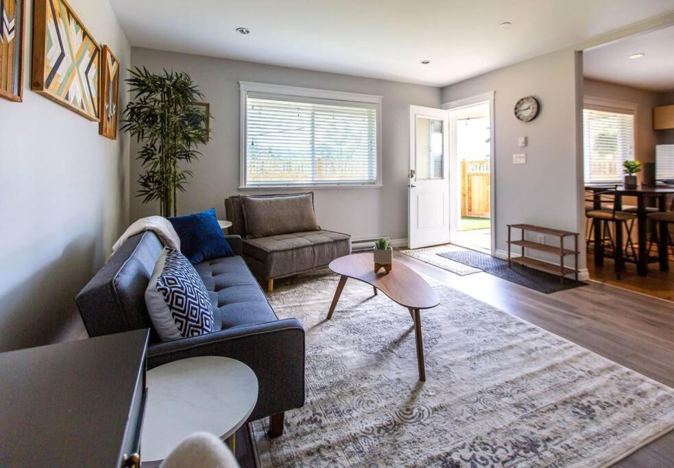 Beautiful & Cozy 1 Bedroom 1 Bath In The Westshore Victoria Luaran gambar